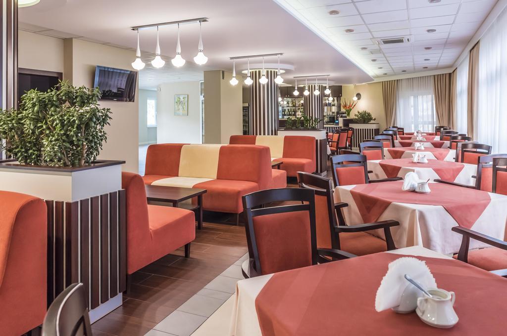 Hotel Justyna Krakow Restaurant photo